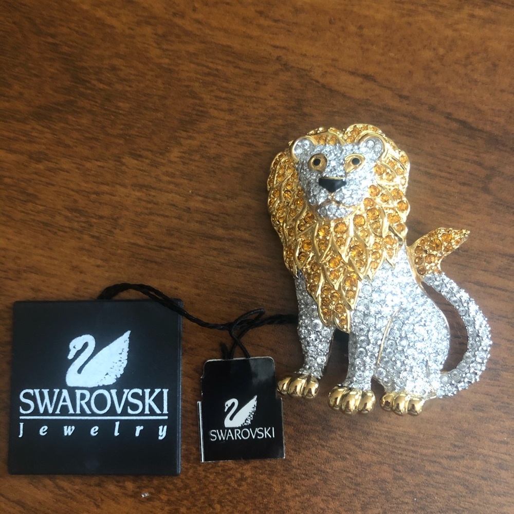 Swarovski lion pin